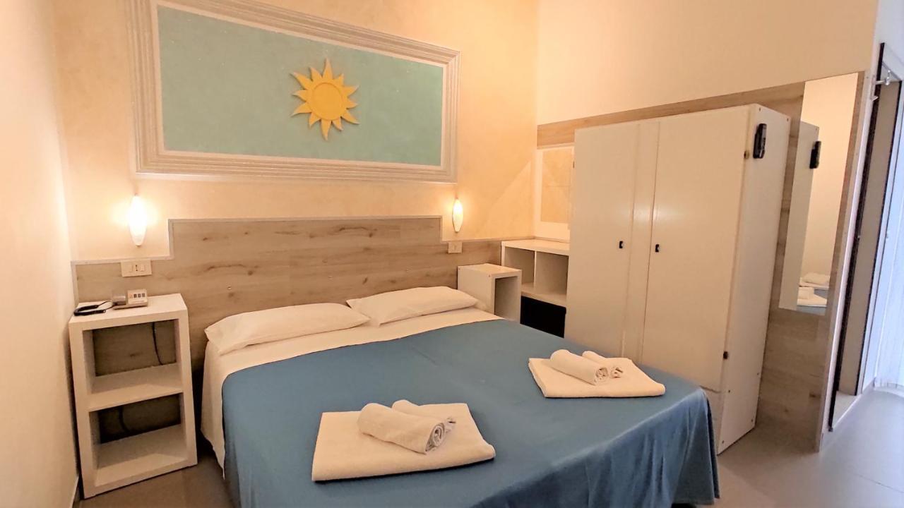 Hotel De Amicis Riccione Esterno foto