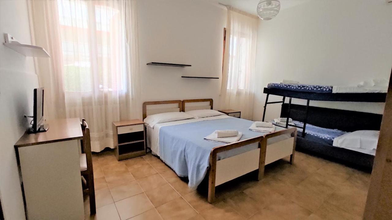 Hotel De Amicis Riccione Esterno foto