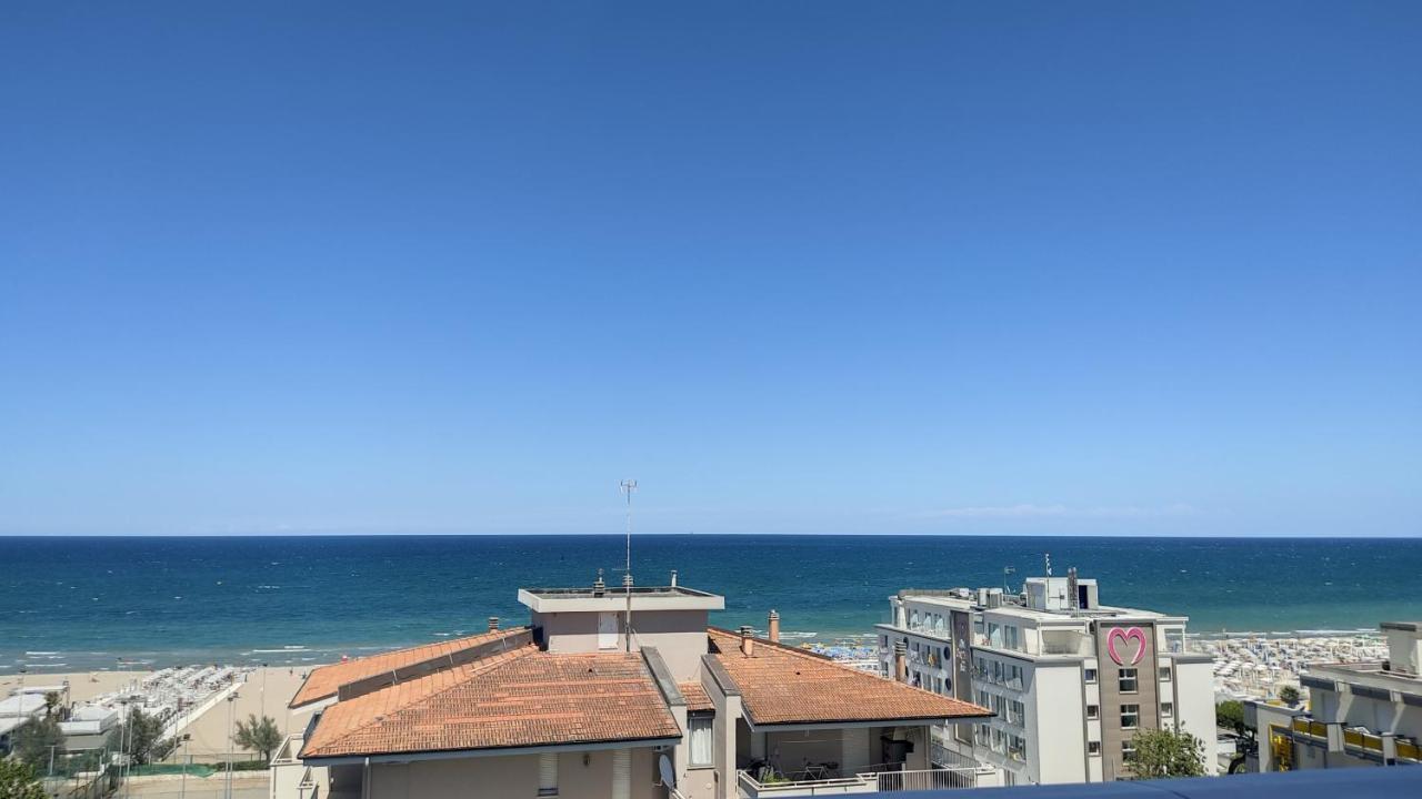 Hotel De Amicis Riccione Esterno foto