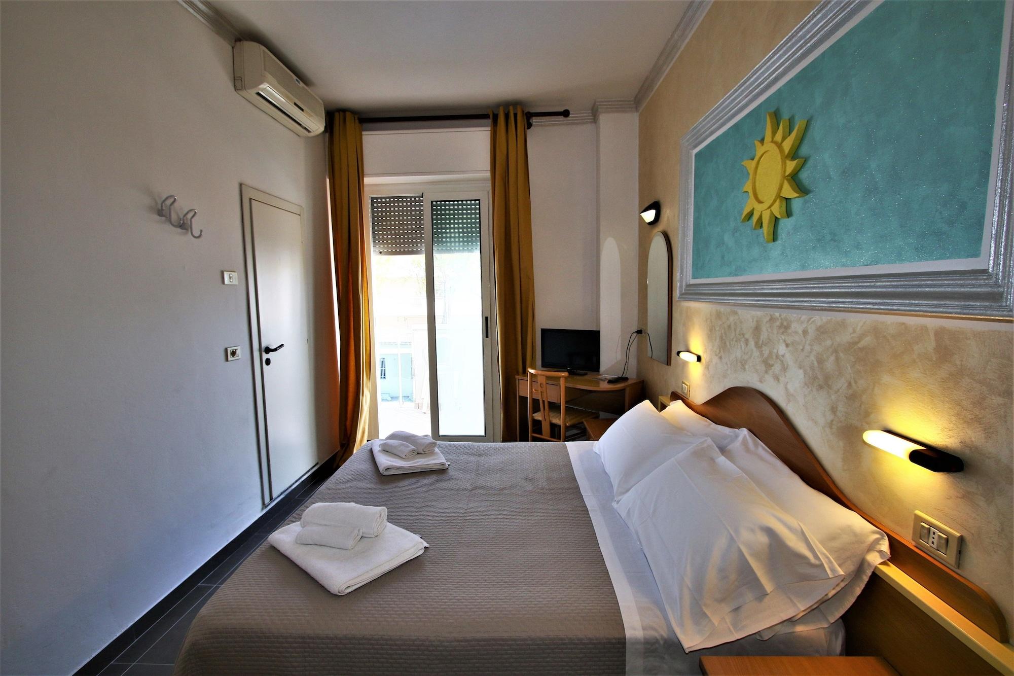 Hotel De Amicis Riccione Esterno foto