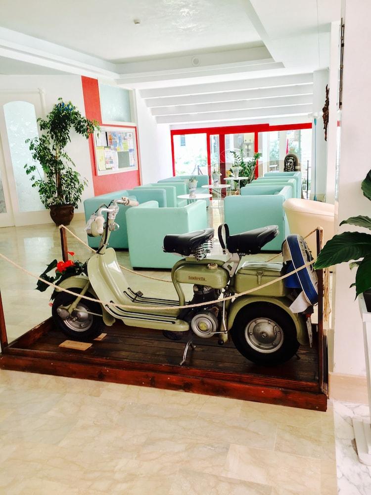 Hotel De Amicis Riccione Esterno foto
