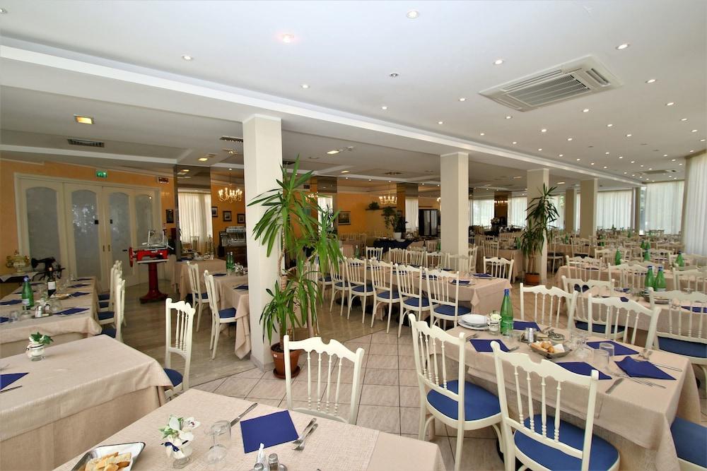 Hotel De Amicis Riccione Esterno foto
