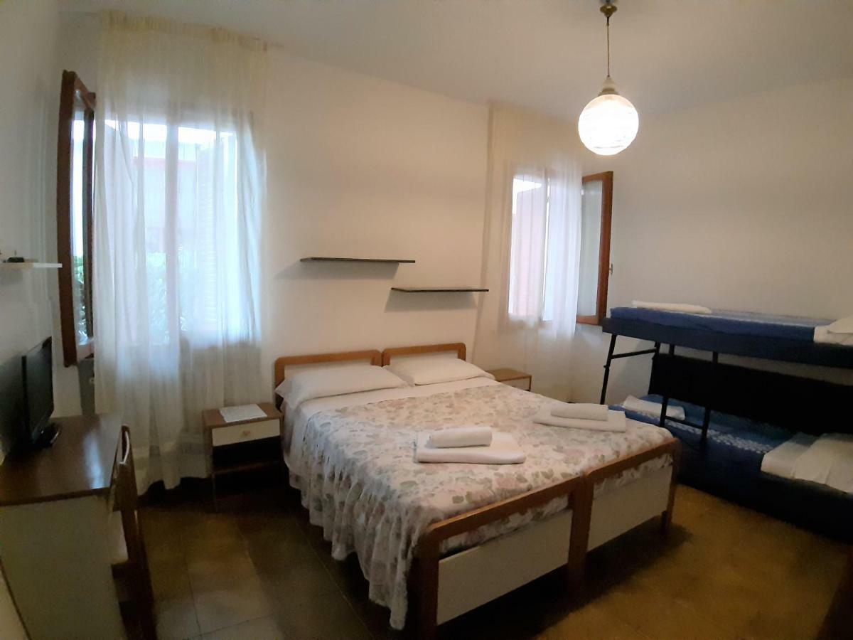 Hotel De Amicis Riccione Esterno foto